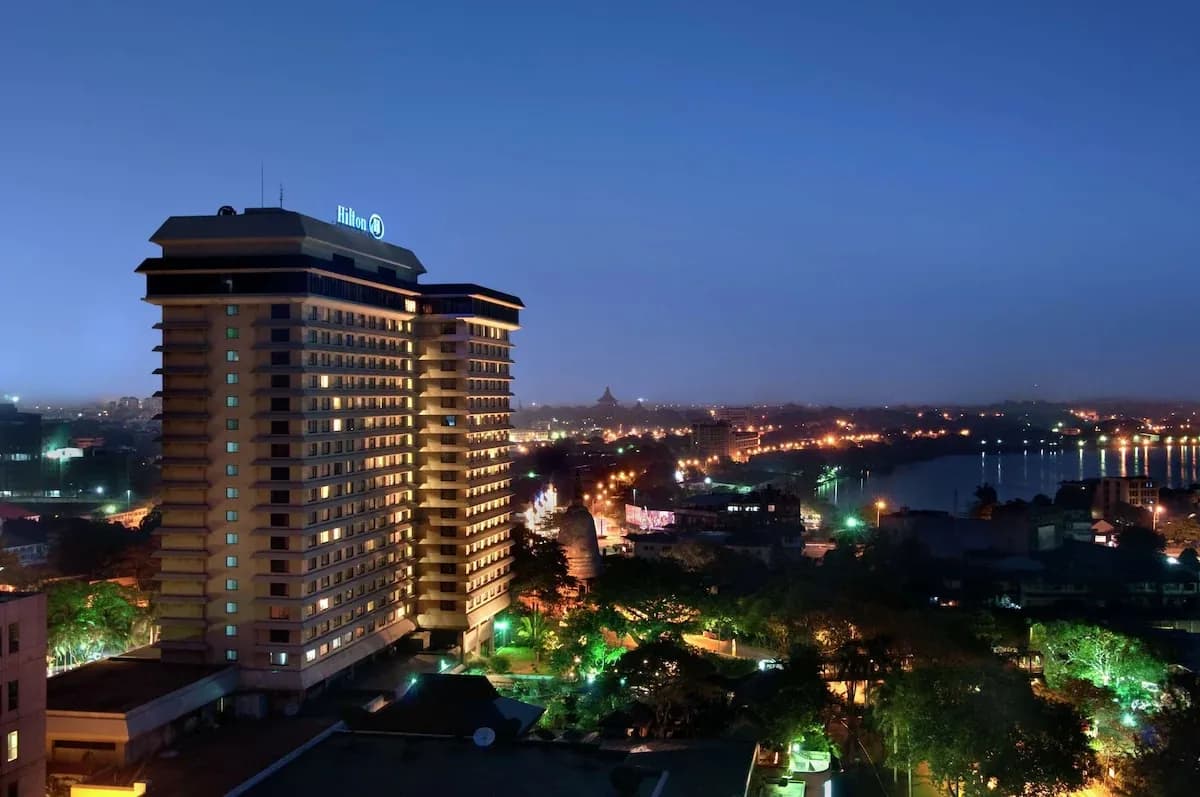 Hilton Colombo exterior illuminated at dusk