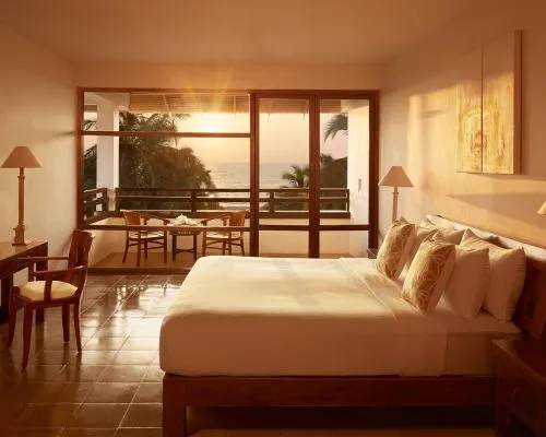 Deluxe Room at Jetwing Beach