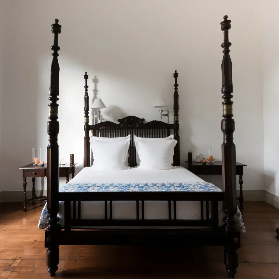 Amangalla Suite with a four-poster bed and period furnishings
