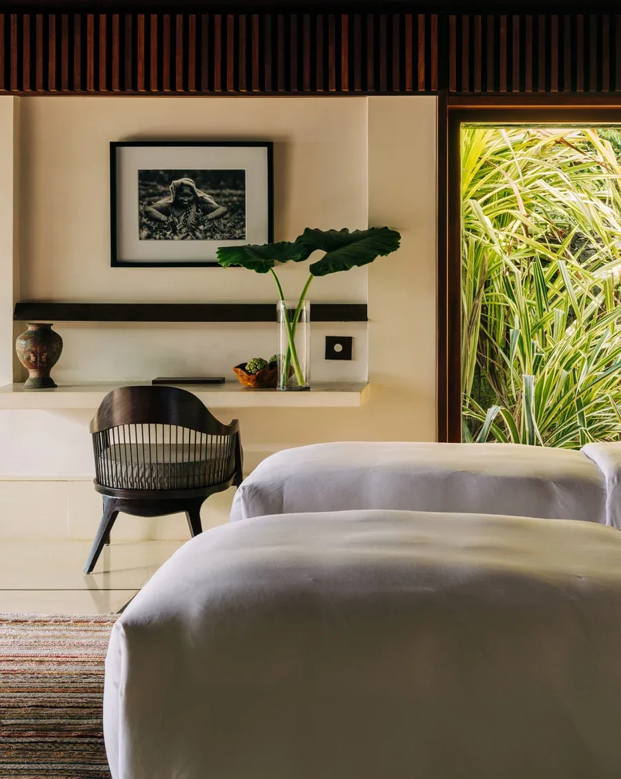 Family suite bedroom with twin beds at ÀNI Sri Lanka
